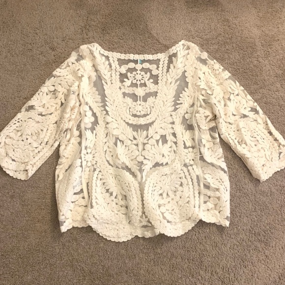 Me My Emblem Crochet Lace Embroidered Blouse - Picture 7 of 9